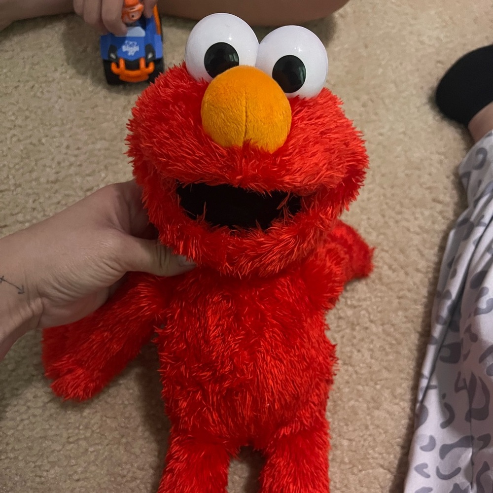 Tickle Me Elmo Toy